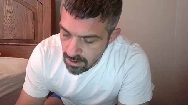 Snapshot of Troyt87 chatting on 01/06/26, 07:07 Troyt87 online show from 01/06/26, 07:07