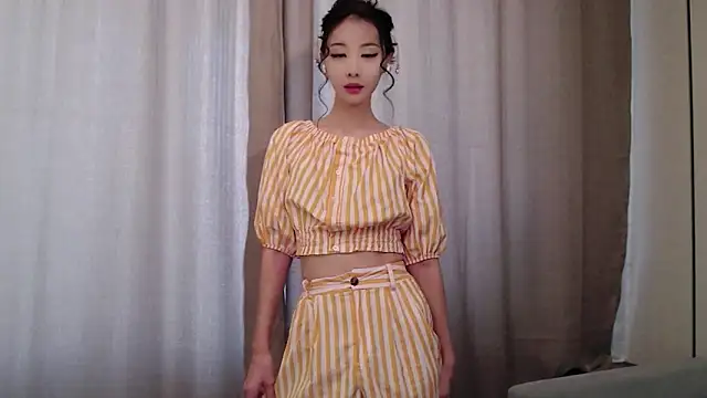 Fudzik0 online show from 10/30/25, 05:17