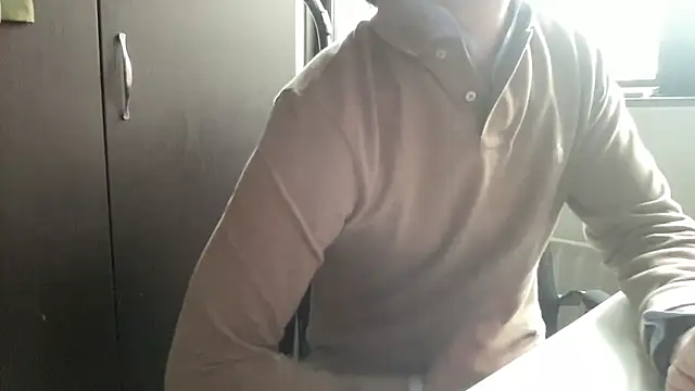 bullyboyy online show from 10/31/25, 08:33