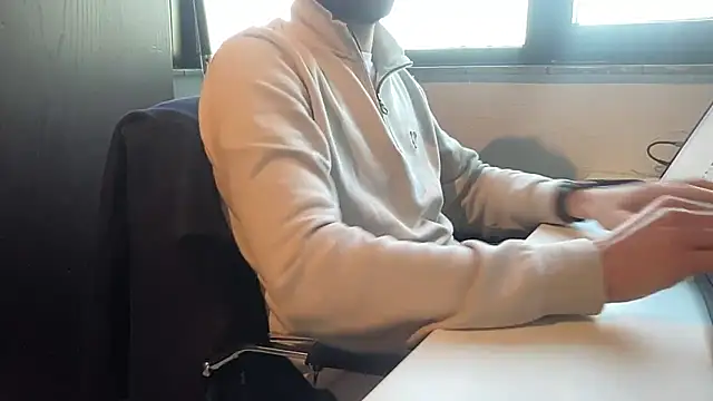 bullyboyy online show from 12/15/25, 09:48