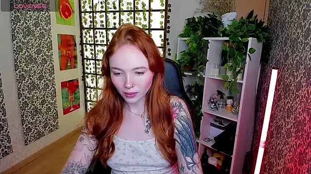 Maya Light online show from 09/24/25, 02:07