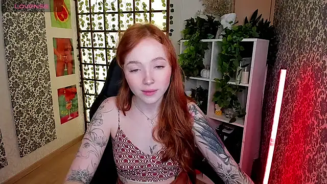 Maya Light online show from 09/10/25, 01:48