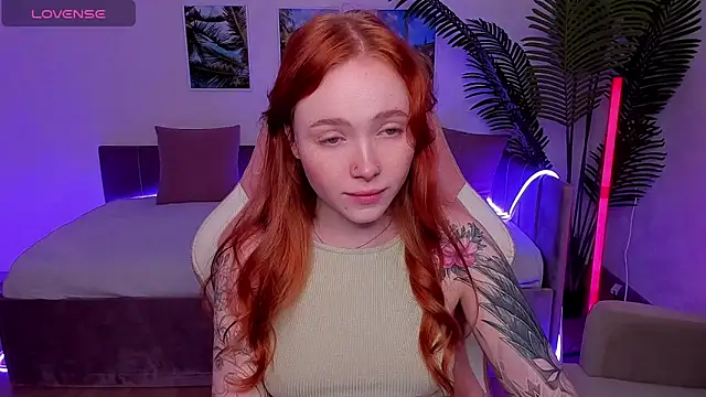 Maya Light online show from 09/22/25, 01:55