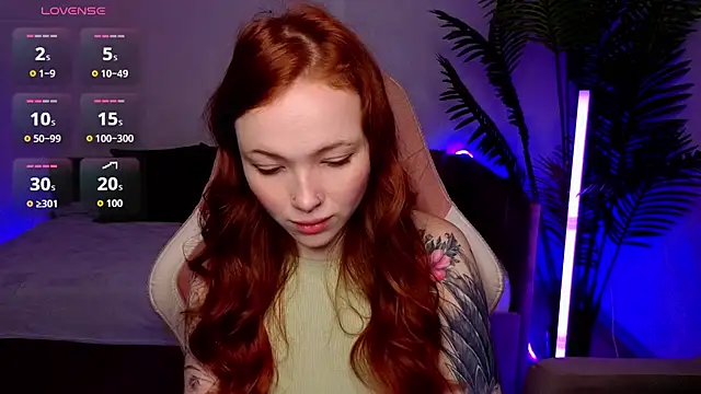 Maya Light online show from 03/25/26, 01:50