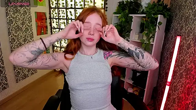 Maya Light online show from 09/26/25, 02:07