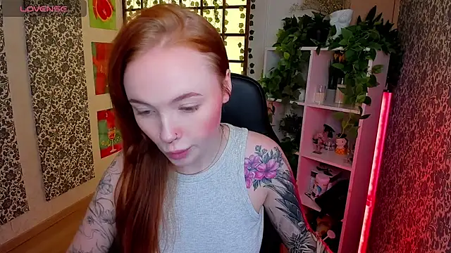 Maya Light online show from 10/08/25, 01:51