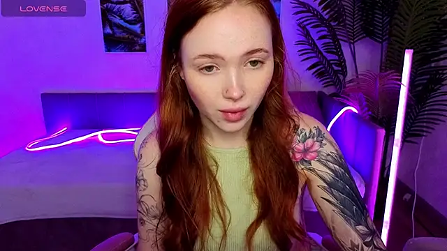 Maya Light online show from 10/21/25, 02:00