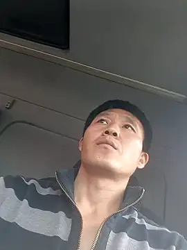 Snapshot of wadmma chatting on 10/07/25, 09:21 wadmma online show from 10/07/25, 09:21