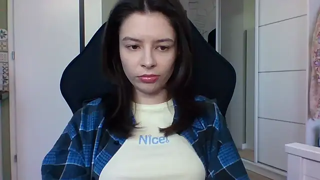 LariceSexy online show from 12/15/25, 01:06