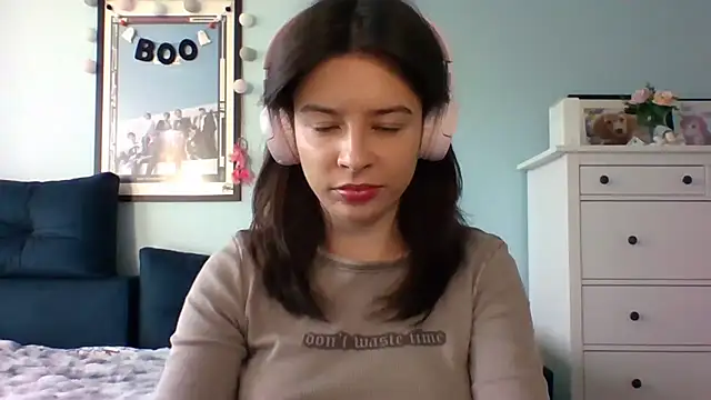 LariceSexy online show from 10/31/25, 01:08