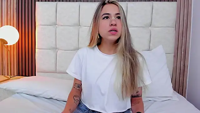 Ariana greenblat online show from 04/07/26, 05:15