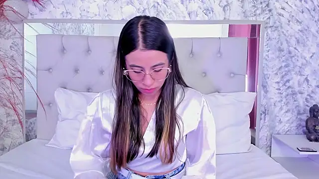 Snapshot of Ariana_greenblat chatting on 02/04/26, 04:24 Ariana greenblat online show from 02/04/26, 04:24