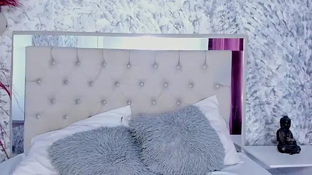 Ariana greenblat online show from 12/17/25, 04:23