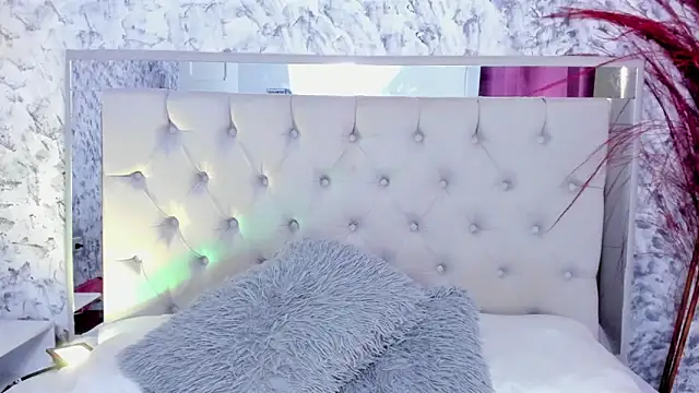 Ariana greenblat online show from 10/07/25, 04:08