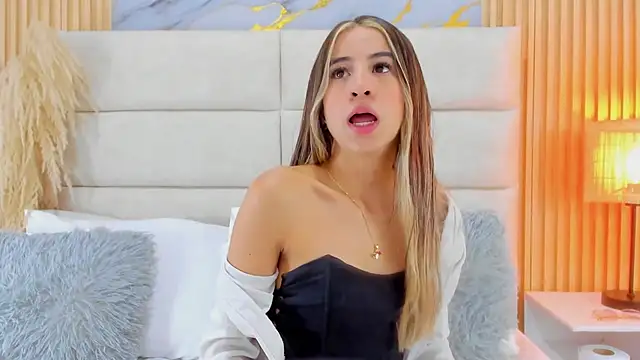 Ariana greenblat online show from 03/26/26, 01:20