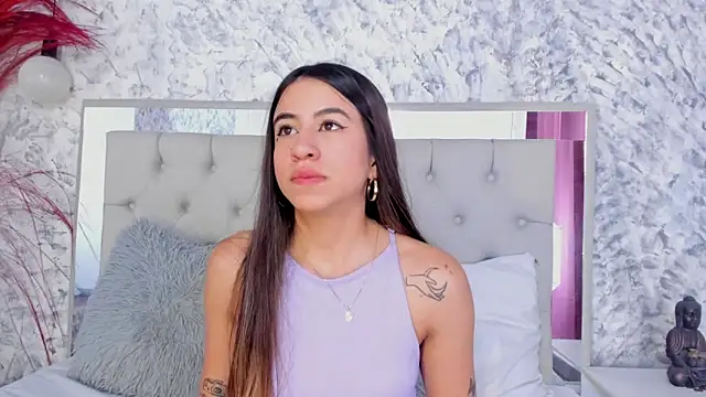 Snapshot of Ariana_greenblat chatting on 12/22/25, 04:18 Ariana greenblat online show from 12/22/25, 04:18