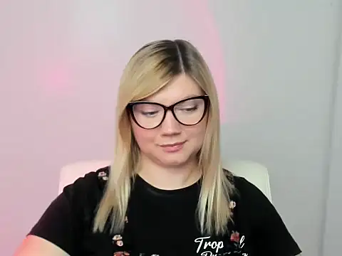 Lola moree online show from 09/22/25, 11:49