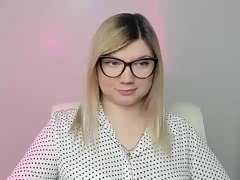 Lola moree online show from 10/19/25, 11:46