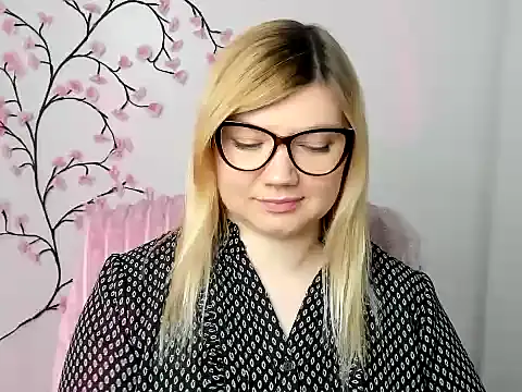 Lola moree online show from 12/15/25, 12:44