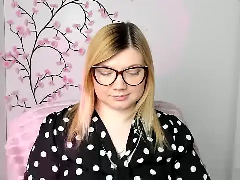 Lola moree online show from 03/31/26, 11:56