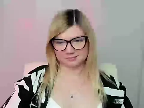 Lola moree online show from 09/21/25, 11:26