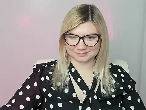 Lola moree online show from 11/03/25, 01:15