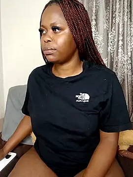 Snapshot of Cherry-brown55 chatting on 11/18/25, 01:21 Cherry-brown55 online show from 11/18/25, 01:21