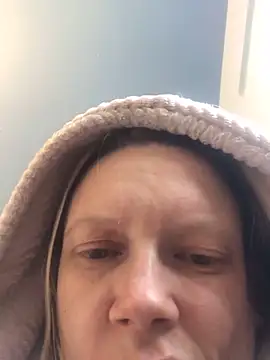 Snapshot of blondey206 chatting on 03/14/25, 09:35 blondey206 online show from 03/14/25, 09:35