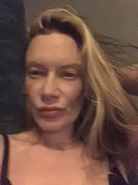 Snapshot of blondey206 chatting on 03/13/25, 12:48 blondey206 online show from 03/13/25, 12:48