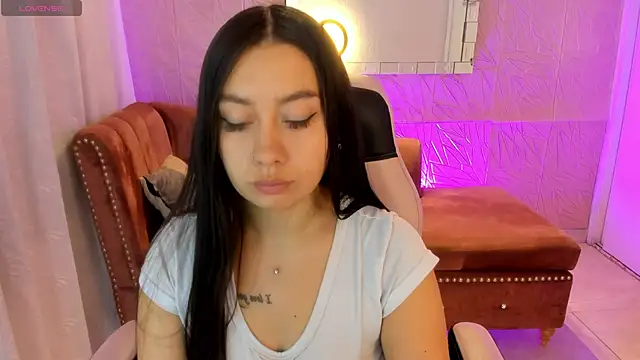Snapshot of miss_isabella_m chatting on 06/11/26, 01:30 miss isabella m online show from 06/11/26, 01:30