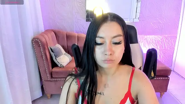 Snapshot of miss_isabella_m chatting on 06/18/26, 01:05 miss isabella m online show from 06/18/26, 01:05