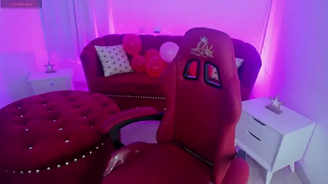 Snapshot of miss_isabella_m chatting on 02/26/25, 08:04 miss isabella m online show from 02/26/25, 08:04