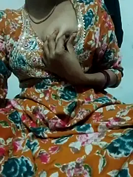 Snapshot of saaniya chatting on 11/07/25, 07:51 saaniya online show from 11/07/25, 07:51