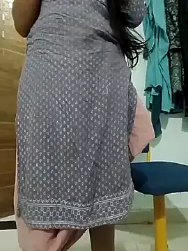 Snapshot of saaniya chatting on 03/09/25, 09:14 saaniya online show from 03/09/25, 09:14