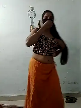 Snapshot of saaniya chatting on 03/10/25, 05:50 saaniya online show from 03/10/25, 05:50