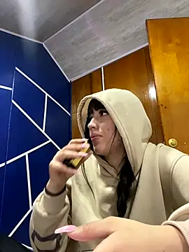 Snapshot of Melody_rousse_ chatting on 11/25/25, 08:31 Melody rousse online show from 11/25/25, 08:31