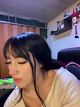 Snapshot of Melody_rousse_ chatting on 11/21/25, 07:46 Melody rousse online show from 11/21/25, 07:46