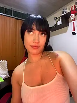 Snapshot of Melody_rousse_ chatting on 12/02/25, 08:10 Melody rousse online show from 12/02/25, 08:10