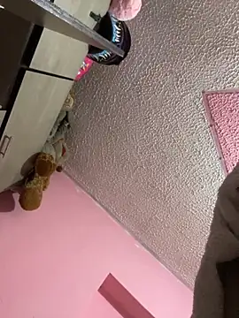 Snapshot of Melody_rousse_ chatting on 10/27/25, 06:20 Melody rousse online show from 10/27/25, 06:20