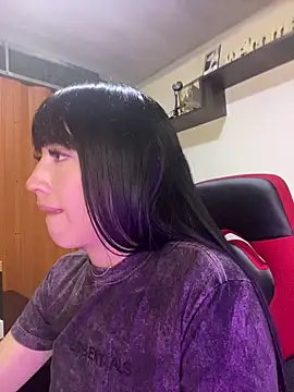 Snapshot of Melody_rousse_ chatting on 10/21/25, 08:30 Melody rousse online show from 10/21/25, 08:30