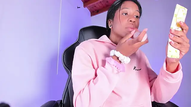 Zaira Rose  online show from 11/08/25, 01:58