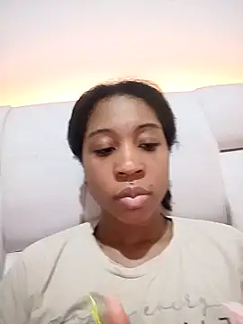 Snapshot of Zaira_Rose_ chatting on 05/03/26, 01:55 Zaira Rose online show from 05/03/26, 01:55