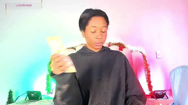 Zaira Rose  online show from 11/30/25, 01:45