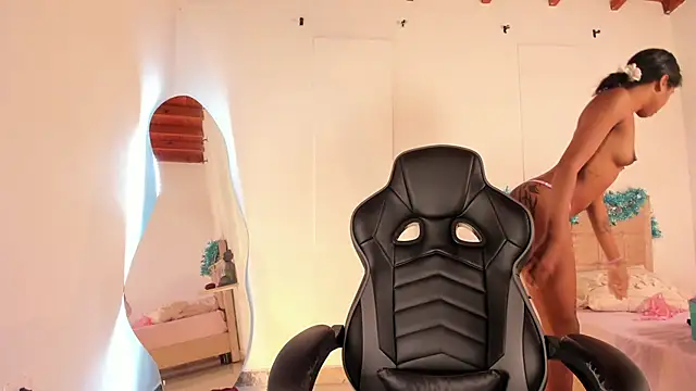 Zaira Rose  online show from 12/18/25, 01:59