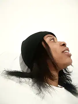 Snapshot of Zaira_Rose_ chatting on 03/15/26, 03:02 Zaira Rose online show from 03/15/26, 03:02