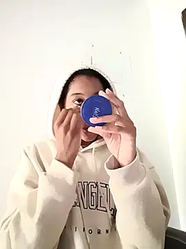 Zaira Rose  online show from 12/02/25, 12:40