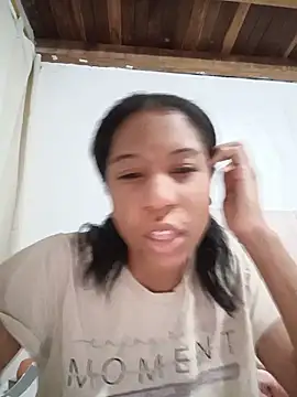 Snapshot of Zaira_Rose_ chatting on 06/17/26, 11:25 Zaira Rose online show from 06/17/26, 11:25