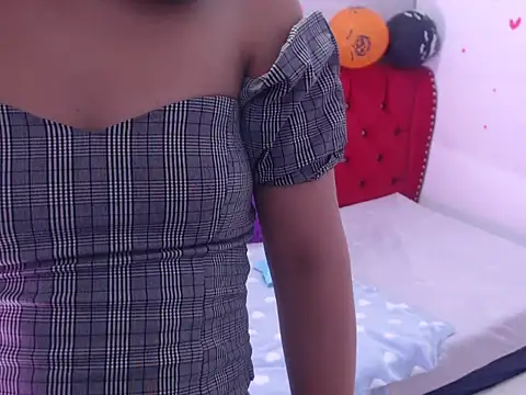 Ariasmithog online show from 10/24/25, 01:43