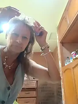 MaryLunna online show from 02/17/25, 01:55