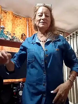 MaryLunna online show from 03/11/25, 06:30